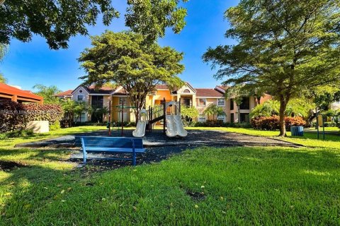 Copropriété à louer à Miami, Floride: 1 chambre, 69.4 m2 № 1941829 - photo 13