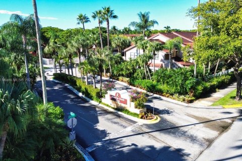 Copropriété à louer à Miami, Floride: 1 chambre, 69.4 m2 № 1941829 - photo 1