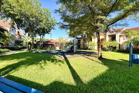 Copropriété à louer à Miami, Floride: 1 chambre, 69.4 m2 № 1941829 - photo 12
