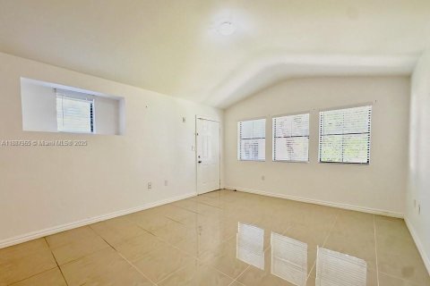 Copropriété à louer à Miami, Floride: 1 chambre, 69.4 m2 № 1941829 - photo 2