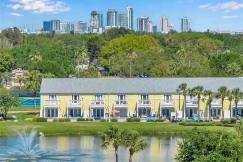 Condo in Saint Petersburg, Florida, 1 bedroom  № 1518854 - photo 25