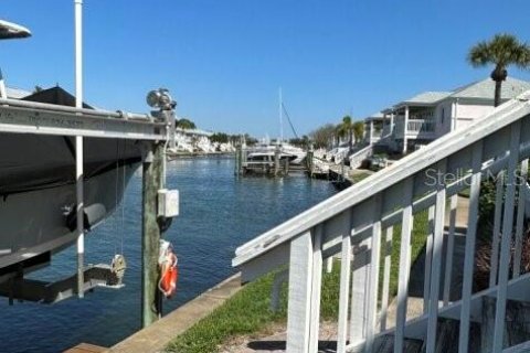 Condo in Saint Petersburg, Florida, 1 bedroom  № 1518854 - photo 16