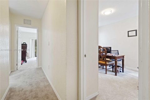 Townhouse in Florida City, Florida 3 bedrooms, 141.86 sq.m. № 1991714 - photo 20