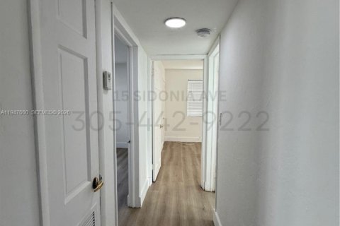 Снять в аренду квартиру в Корал-Гейблс, Флорида 2 спальни, 83.61м2, № 2003772 - фото 4