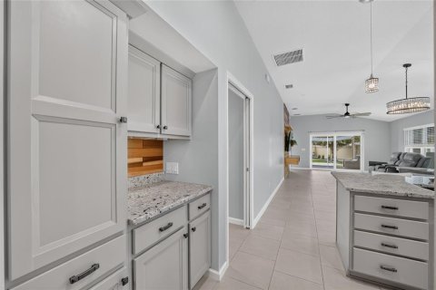 House in The Villages, Florida 3 bedrooms, 138.61 sq.m. № 2258358 - photo 13
