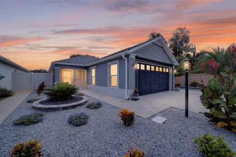 House in The Villages, Florida 3 bedrooms, 138.61 sq.m. № 2258358