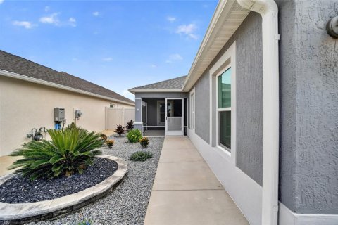 House in The Villages, Florida 3 bedrooms, 138.61 sq.m. № 2258358 - photo 8