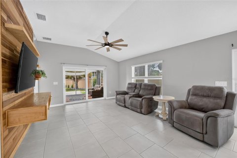 House in The Villages, Florida 3 bedrooms, 138.61 sq.m. № 2258358 - photo 17