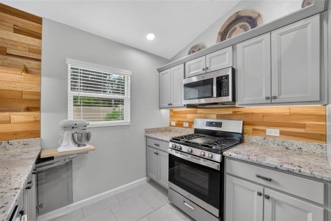 House in The Villages, Florida 3 bedrooms, 138.61 sq.m. № 2258358 - photo 27
