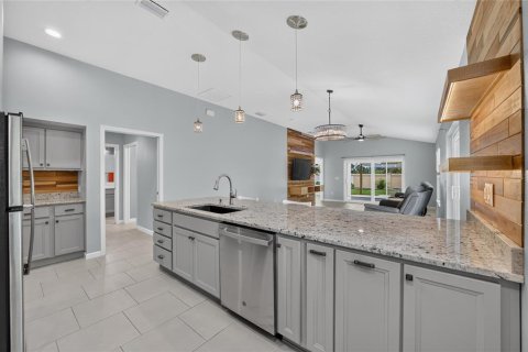 House in The Villages, Florida 3 bedrooms, 138.61 sq.m. № 2258358 - photo 29