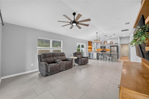 House in The Villages, Florida 3 bedrooms, 138.61 sq.m. № 2258358 - photo 19