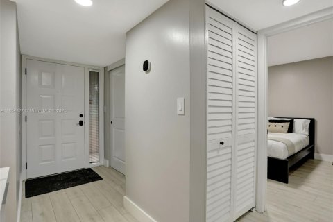 Condo in Coconut Creek, Florida, 2 bedrooms  № 1872208 - photo 2