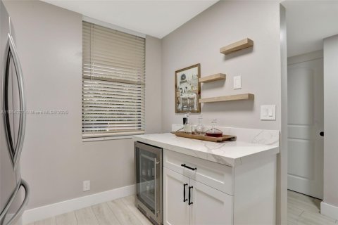 Condo in Coconut Creek, Florida, 2 bedrooms  № 1872208 - photo 6