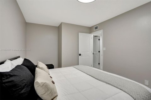 Condo in Coconut Creek, Florida, 2 bedrooms  № 1872208 - photo 30