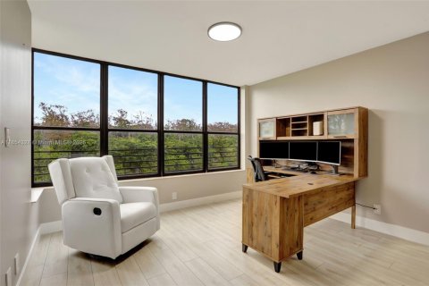 Condo in Coconut Creek, Florida, 2 bedrooms  № 1872208 - photo 23