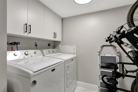 Condo in Coconut Creek, Florida, 2 bedrooms  № 1872208 - photo 27