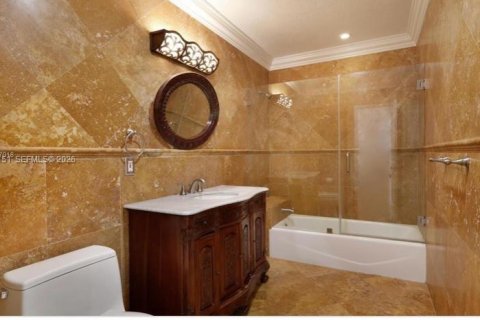 House in Palmetto Bay, Florida 3 bedrooms, 140.1 sq.m. № 2086340 - photo 10