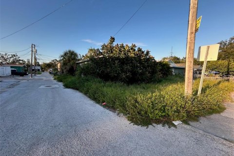 Commercial property in Saint Petersburg, Florida 3 bedrooms, 123.56 sq.m. № 2098972 - photo 16