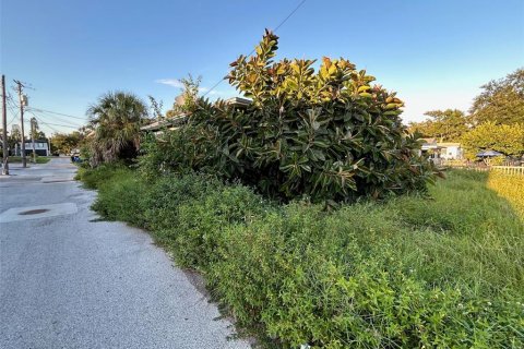 Commercial property in Saint Petersburg, Florida 3 bedrooms, 123.56 sq.m. № 2098972 - photo 15