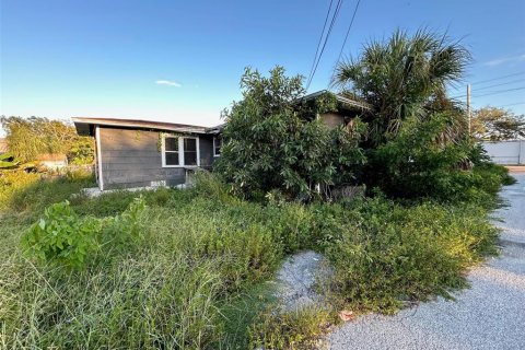 Commercial property in Saint Petersburg, Florida 3 bedrooms, 123.56 sq.m. № 2098972 - photo 5