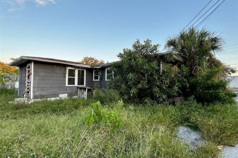 Commercial property in Saint Petersburg, Florida 3 bedrooms, 123.56 sq.m. № 2098972 - photo 23