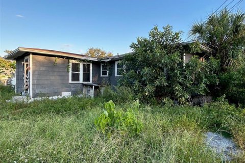 Commercial property in Saint Petersburg, Florida 3 bedrooms, 123.56 sq.m. № 2098972 - photo 7