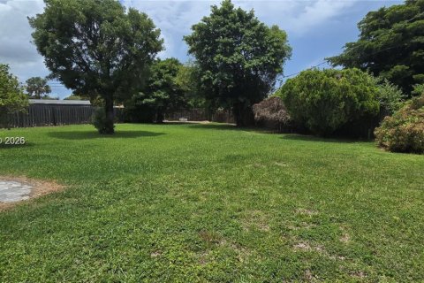 Casa en venta en Cutler Bay, Florida, 5 dormitorios, 126.35 m2 № 2000735 - foto 3