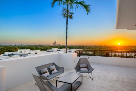 Copropriété à louer à Coral Gables, Floride: 2 chambres, 170.48 m2 № 2001080 - photo 17