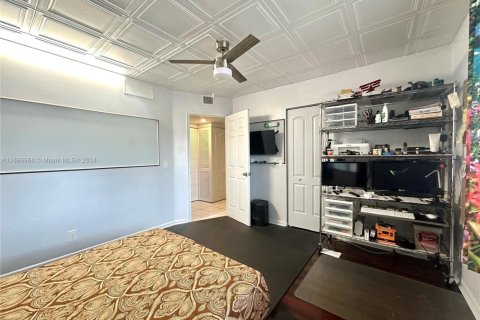Condo in Pembroke Pines, Florida, 2 bedrooms  № 1712870 - photo 28