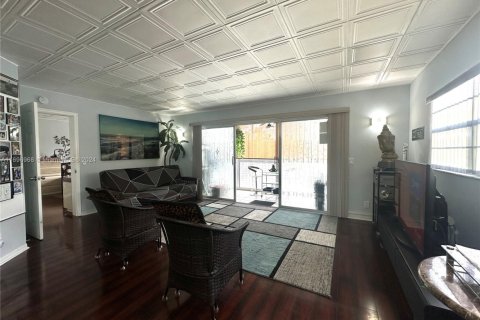 Condo in Pembroke Pines, Florida, 2 bedrooms  № 1712870 - photo 12