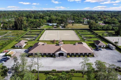 Commercial property in Loxahatchee Groves, Florida 2 bedrooms, 432.92 sq.m. № 1151514 - photo 1