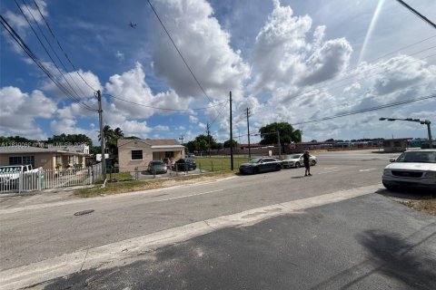 Купить коммерческую недвижимость в Майами, Флорида № 2034722 - фото 7