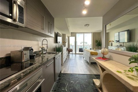 Купить кондоминиум в Майами, Флорида 45.99м2, № 1982308 - фото 12