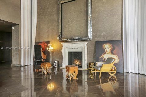 Купить кондоминиум в Майами, Флорида 45.99м2, № 1982308 - фото 19