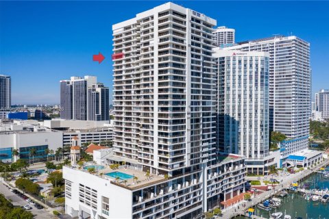 Condominio en alquiler en Miami, Florida, 2 dormitorios, 74.32 m2 № 2030528 - foto 27