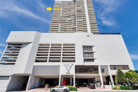 Condominio en alquiler en Miami, Florida, 2 dormitorios, 74.32 m2 № 2030528 - foto 28