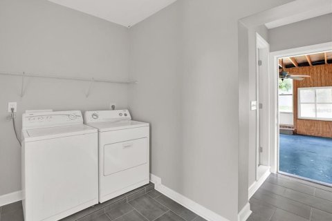 House in Saint Petersburg, Florida 2 bedrooms, 141.03 sq.m. № 1824808 - photo 19