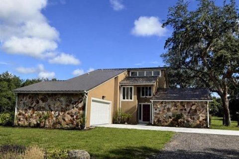 House in Osteen, Florida 3 bedrooms, 169.55 sq.m. № 2141613