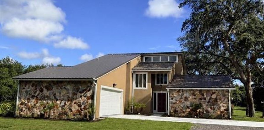 Villa ou maison à Osteen, Floride 3 chambres, 169.55 m2 № 2141613