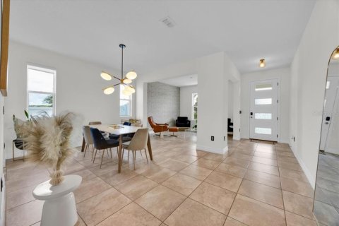 House in MERIDIAN PARKS in Orlando, Florida 4 bedrooms, 274.62 sq.m. № 1912393 - photo 4
