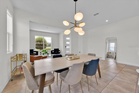 House in MERIDIAN PARKS in Orlando, Florida 4 bedrooms, 274.62 sq.m. № 1912393 - photo 5