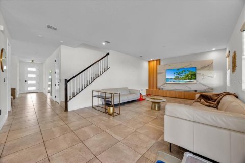 House in MERIDIAN PARKS in Orlando, Florida 4 bedrooms, 274.62 sq.m. № 1912393 - photo 11