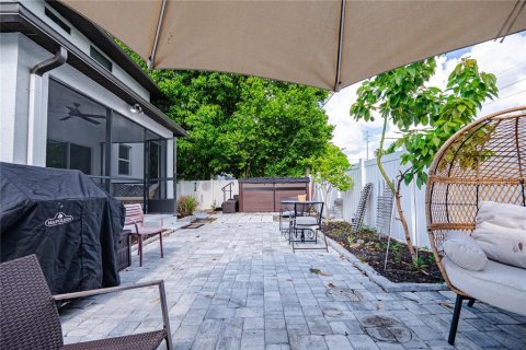 Villa ou maison à vendre à Tampa, Floride: 4 chambres, 239.41 m2 № 2218706 - photo 30
