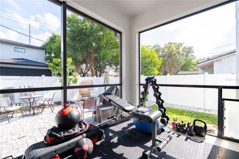 Villa ou maison à vendre à Tampa, Floride: 4 chambres, 239.41 m2 № 2218706 - photo 19