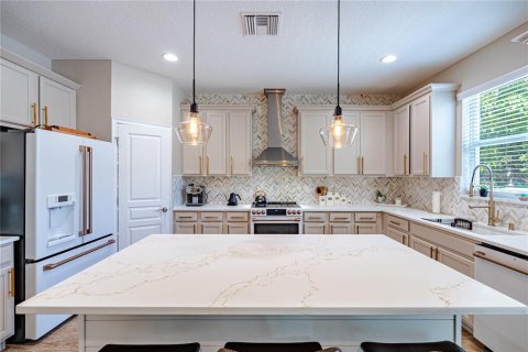 Villa ou maison à vendre à Tampa, Floride: 4 chambres, 239.41 m2 № 2218706 - photo 12