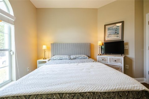 Villa ou maison à vendre à Tampa, Floride: 4 chambres, 239.41 m2 № 2218706 - photo 5