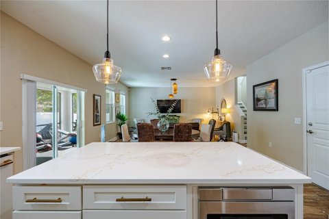 Villa ou maison à vendre à Tampa, Floride: 4 chambres, 239.41 m2 № 2218706 - photo 16