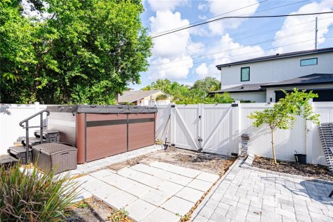 Villa ou maison à vendre à Tampa, Floride: 4 chambres, 239.41 m2 № 2218706 - photo 24