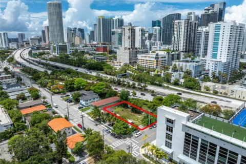 Commercial property in Miami, Florida № 1821554 - photo 9