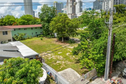 Commercial property in Miami, Florida № 1821554 - photo 24